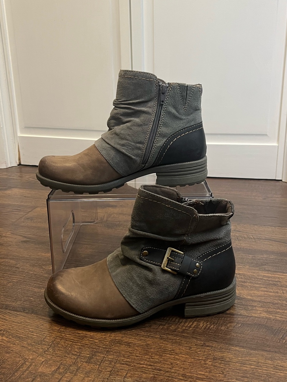 Earth Origins Phoenix Women’s Two-Tone Brown and Gray Ankle Boots Size 9